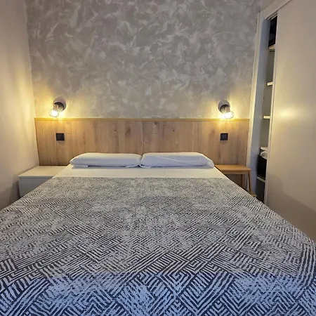 Hostal Santa Ana Colors Madrid Exterior photo