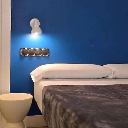 Hostal Santa Ana Colors Madrid Exterior photo